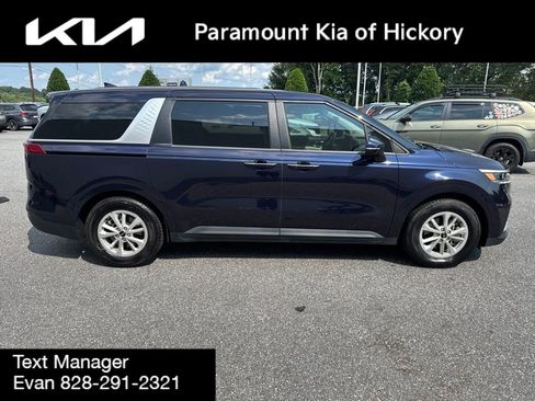 Used 2024 Kia Carnival LX FWD image 8