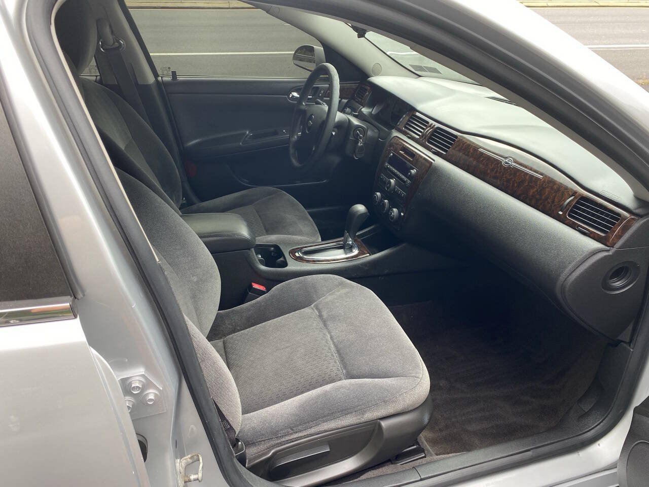 Used 2015 Chevrolet Impala Limited LS FWD image 12