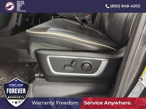 Used 2022 RAM 1500 Laramie AWD/4WD image 13