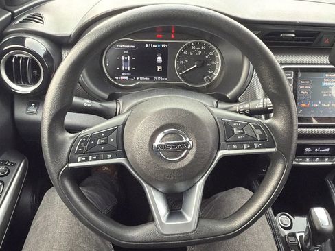 Used 2019 Nissan Kicks SV image 10