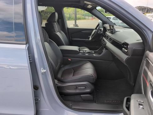 Used 2026 Honda Pilot Black Edition image 10