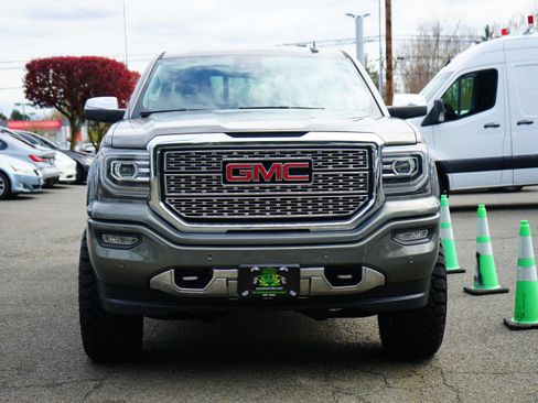 Used 2017 GMC Sierra 1500 Denali w/ Denali Ultimate Package AWD/4WD image 8