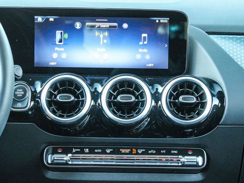 Certified 2026 Mercedes-Benz GLA 250 4MATIC image 15