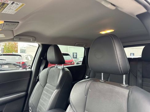 Used 2023 Mitsubishi Outlander SE image 15