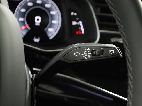 Used 2025 Audi Q8 Premium Plus w/ Premium Plus Package image 28