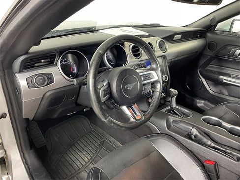 Used 2019 Ford Mustang Premium image 3