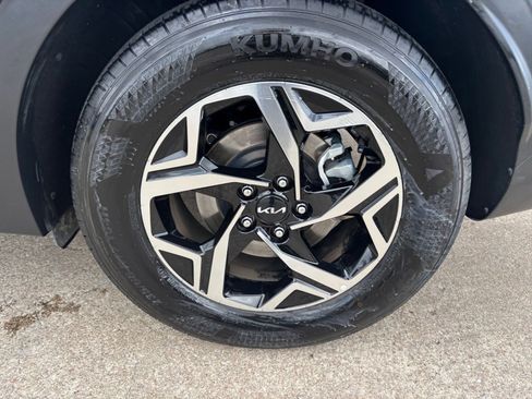 Used 2025 Kia Sportage LX image 29