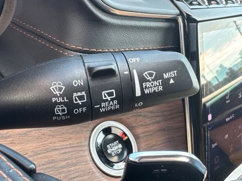 Used 2024 Jeep Grand Cherokee L Summit w/ High Altitude Package AWD/4WD image 39