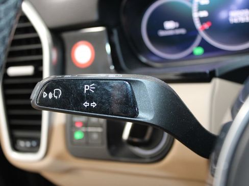 Used 2019 Porsche Cayenne AWD/4WD image 23