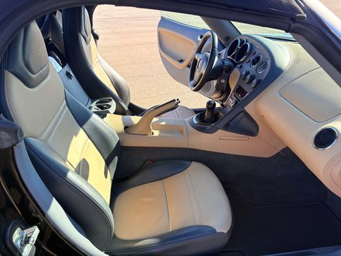 Used 2006 Pontiac Solstice 2dr Convertible w/ Premium Package image 24