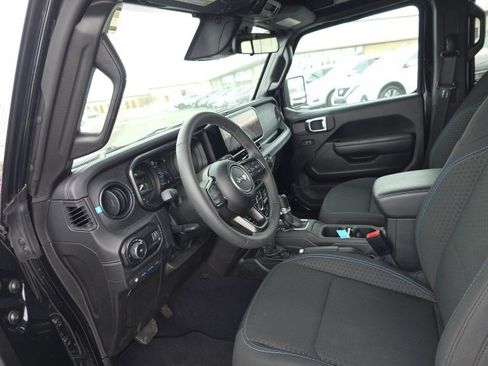 Used 2025 Jeep Wrangler Unlimited Rubicon 4xe w/ Safety Group image 17