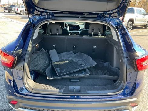 Used 2024 Chevrolet Trax LT w/ Driver Confidence Package image 14