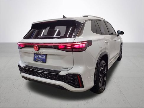 New 2026 Volkswagen Tiguan SEL R-Line image 14