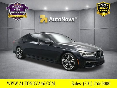 Used 2019 BMW 750i image 8