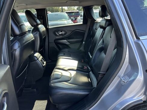 Used 2020 Jeep Cherokee Limited image 15