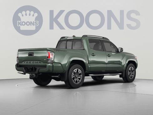 Used 2022 Toyota Tacoma TRD Sport w/ Technology Package AWD/4WD image 4