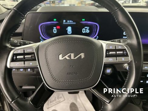 Used 2025 Kia Telluride S FWD image 18