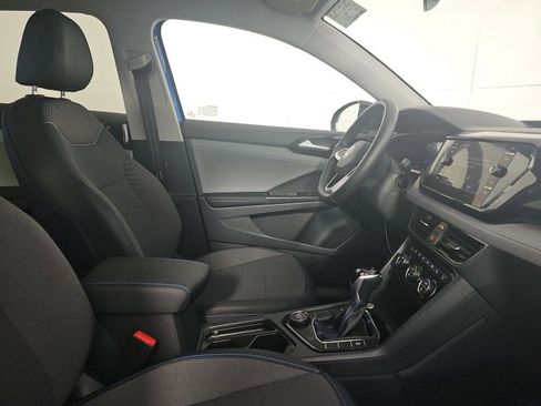 Used 2024 Volkswagen Taos SE image 25