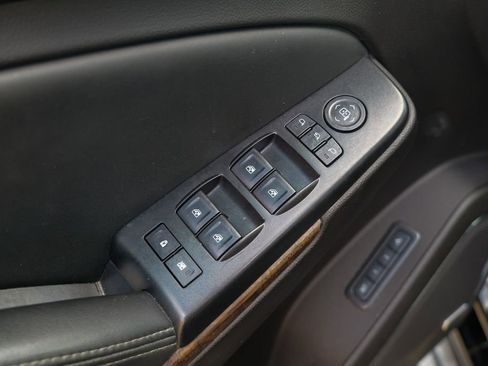 Used 2016 Chevrolet Tahoe LT image 17