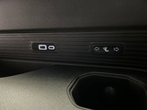 Used 2024 Jeep Wagoneer L Series II image 37