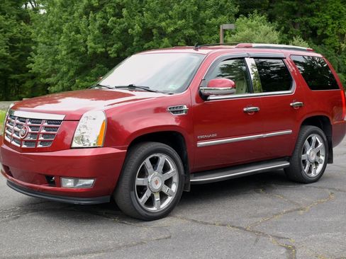 Used 2010 Cadillac Escalade Luxury AWD/4WD image 54