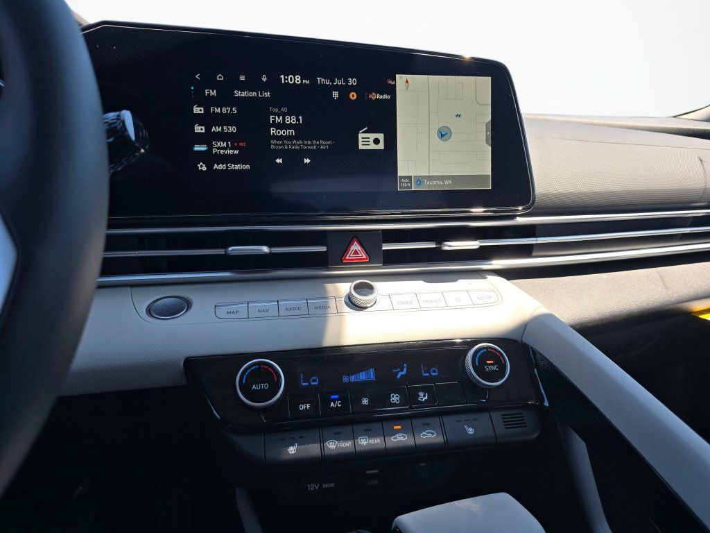 New 2026 Hyundai Elantra Limited FWD image 28
