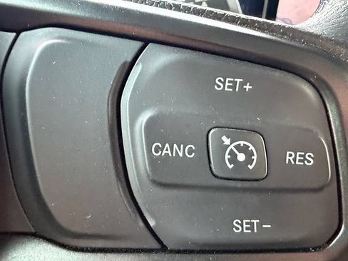 Used 2025 Jeep Gladiator Sport AWD/4WD image 22