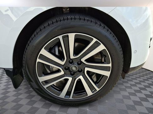 Used 2023 Land Rover Range Rover SE image 7