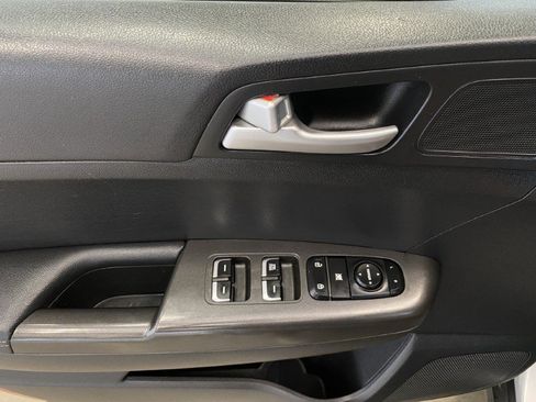 Used 2019 Kia Sportage LX FWD image 25
