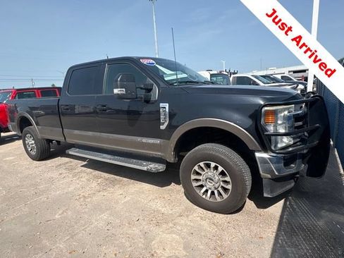 Used 2020 Ford F350 Lariat w/ Lariat Value Package AWD/4WD image 3