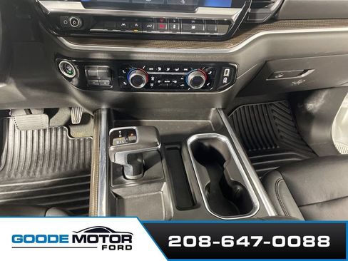Used 2022 Chevrolet Silverado 1500 RST w/ Convenience Package II AWD/4WD image 18