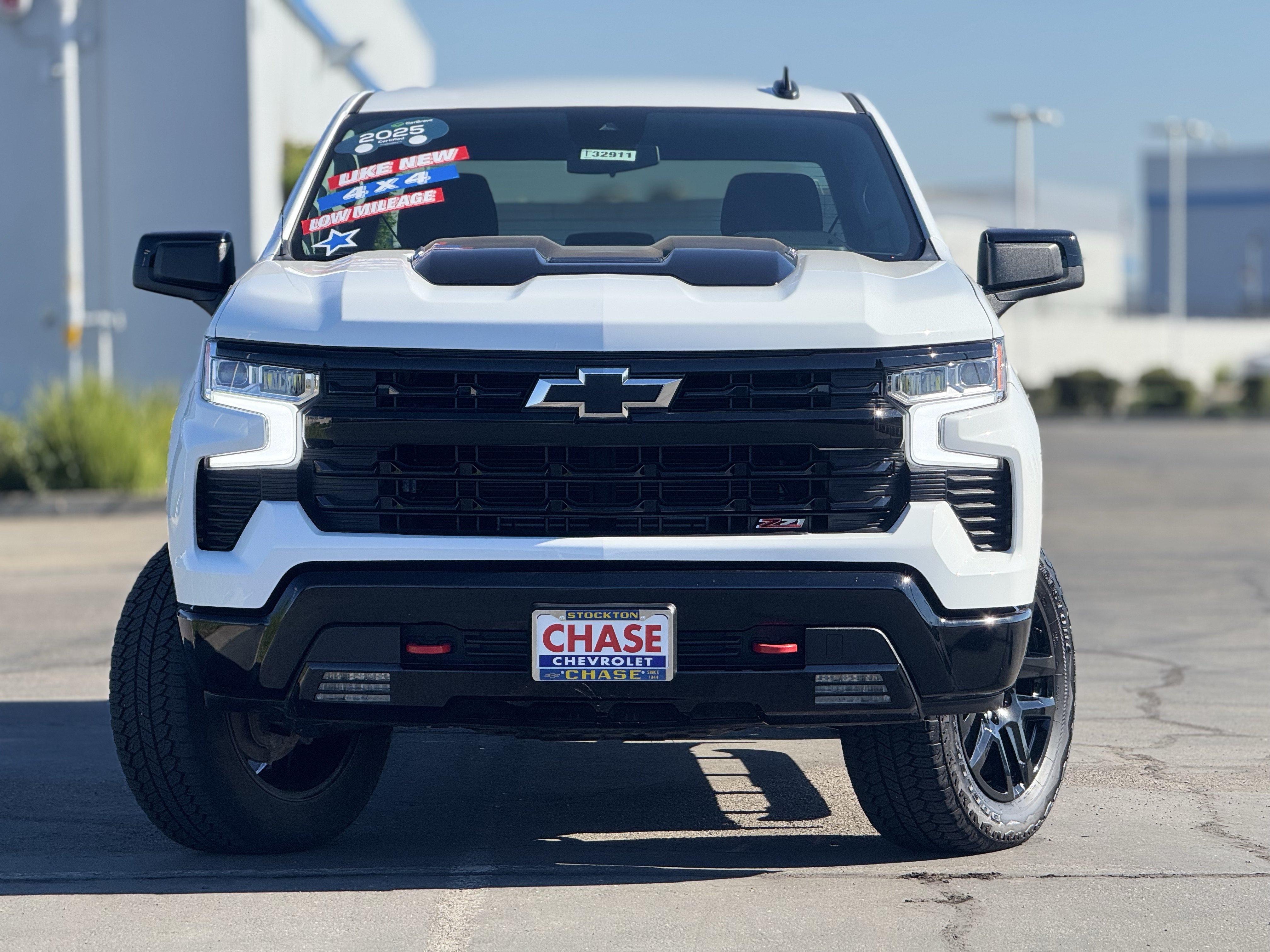 Used 2025 Chevrolet Silverado 1500 LT Trail Boss w/ Protection Package AWD/4WD image 2