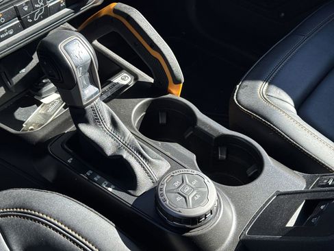 Used 2023 Ford Bronco Badlands w/ Sasquatch Package image 26