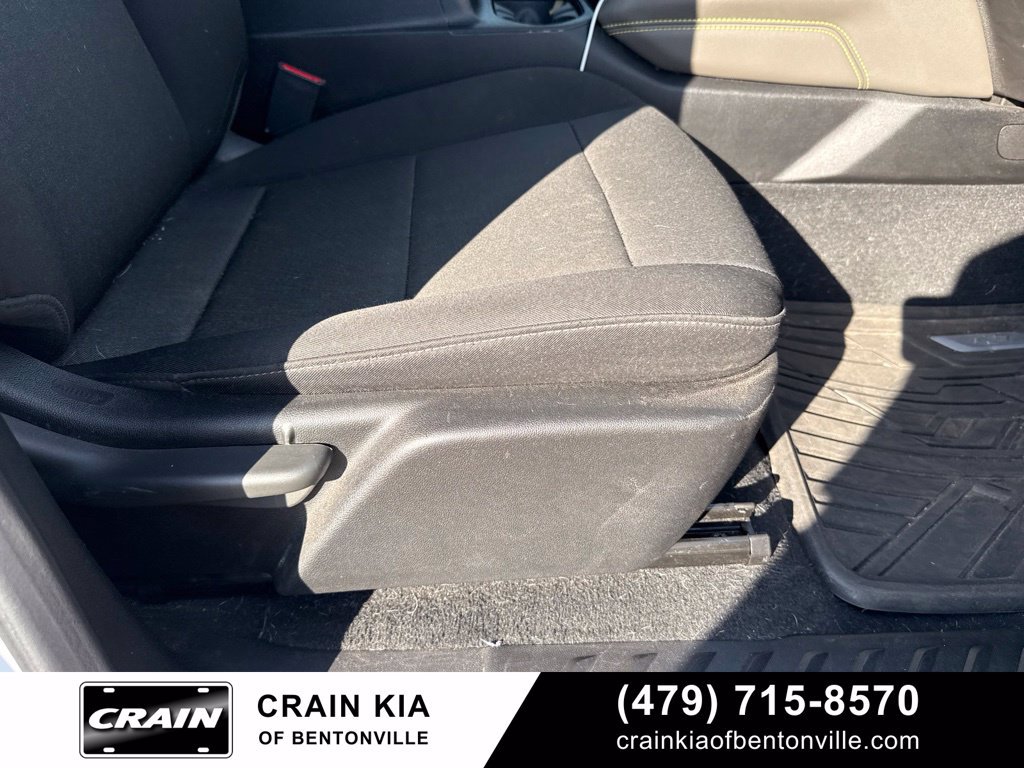 Used 2024 Chevrolet Colorado W/T w/ WT Convenience Package II RWD image 16