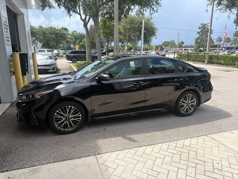Used 2023 Kia Forte GT-Line FWD image 3