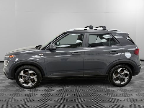 Used 2023 Hyundai Venue SEL image 2