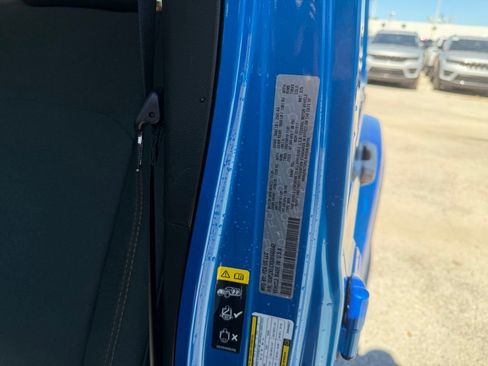 Used 2025 Jeep Wrangler Sahara image 13