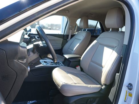 Used 2023 Ford Explorer XLT w/ Equipment Group 202A image 14