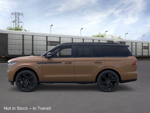 New 2026 Lincoln Navigator Black Label AWD/4WD image 3