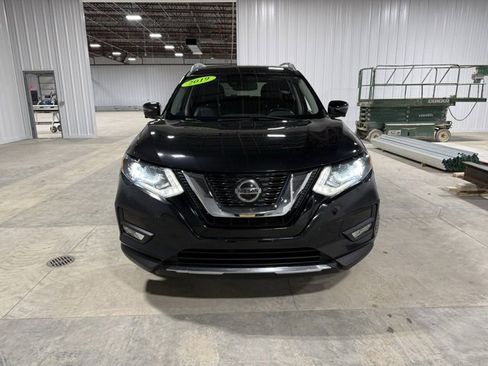 Used 2019 Nissan Rogue SL image 2