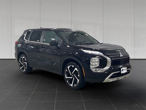 Used 2024 Mitsubishi Outlander SE Black Edition image 7