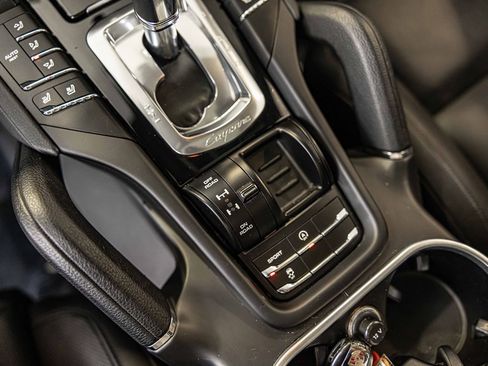 Used 2014 Porsche Cayenne Platinum Edition image 35