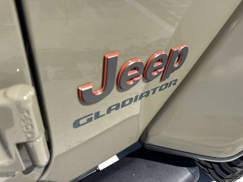 Used 2020 Jeep Gladiator Mojave AWD/4WD image 24