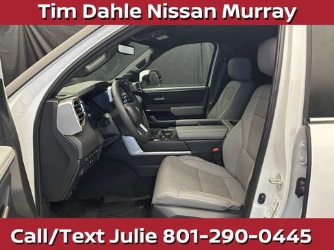 Used 2025 Toyota Tundra Limited AWD/4WD image 21