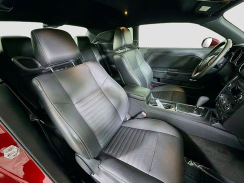 Used 2011 Dodge Challenger image 27
