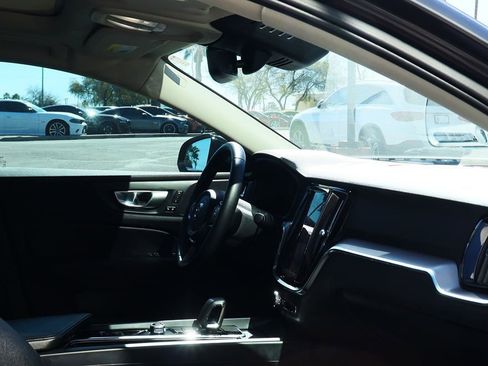 Used 2024 Volvo S60 B5 Core image 31