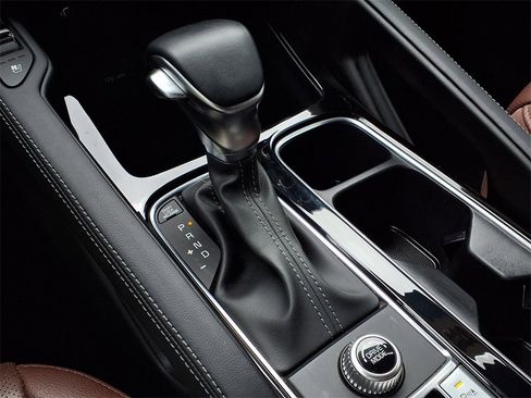 Used 2024 Kia Telluride EX image 18