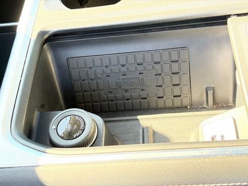 Used 2025 Ford Expedition Platinum image 25