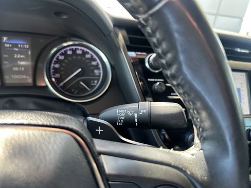 Certified 2020 Toyota Camry SE image 27