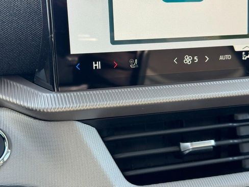 New 2026 Ford Explorer Active w/ Active Comfort Package image 18